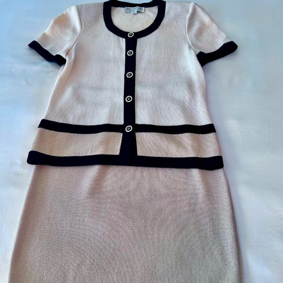 St. John Collection by Marie Gray  2 piece knit - Picture 1 of 4